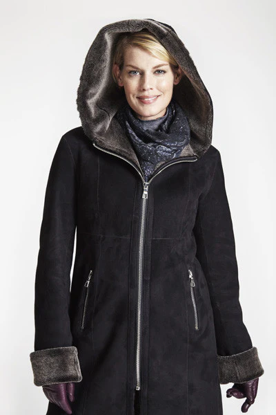#5293HD Fitted Shearling Coat with Zip Front and Hood - Image 5