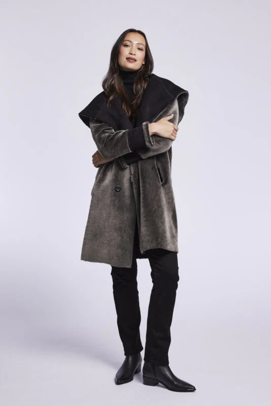 #4284 Shearling coat with convertible collar - Image 8